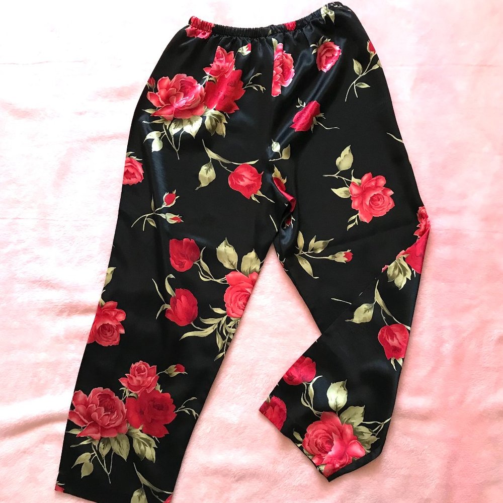 Oscar de la Renta Pink pjs, red/black floral, S